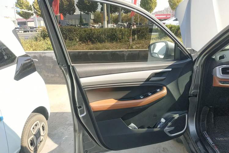 Used Geely Auto Vision X6 2020 1.4T CVT Luxury Edition Interior 7