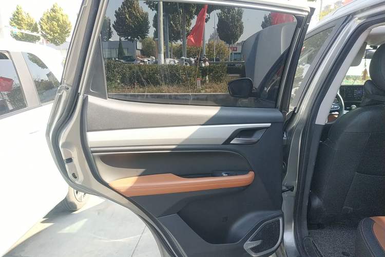 Used Geely Auto Vision X6 2020 1.4T CVT Luxury Edition Interior 8