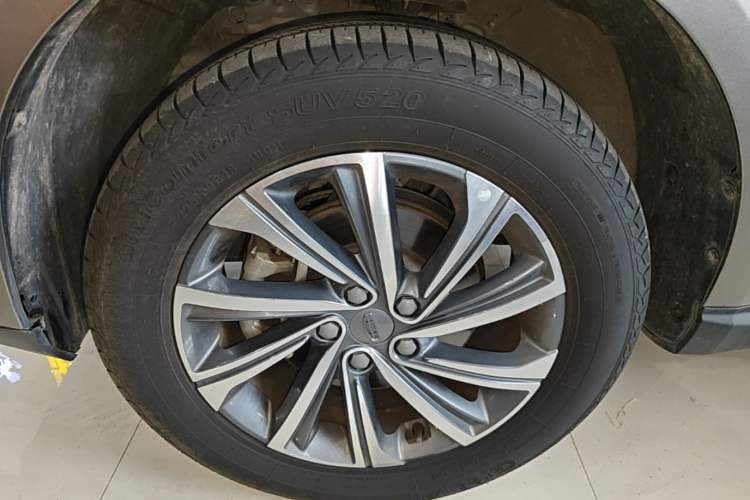 Used Geely Auto Vision X6 2020 1.4T Manual Luxury Model Left Front Wheel Hub
