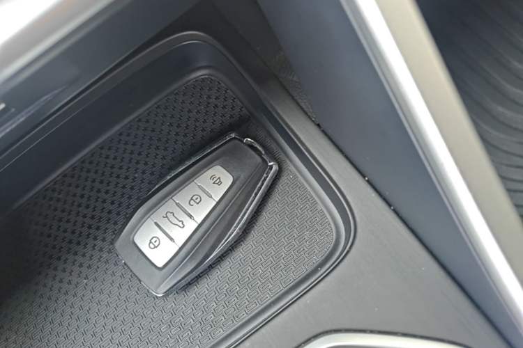 Used Geely Auto Vision X6 2020 1.4T CVT Luxury Edition Vehicle Key