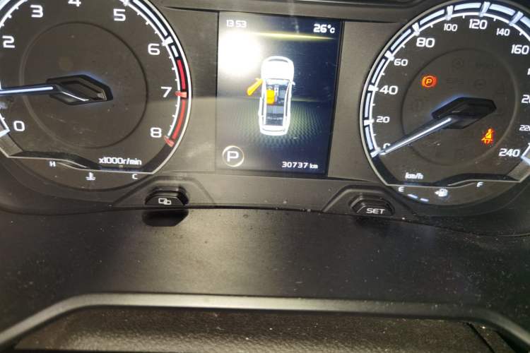 Used Geely Auto Vision X6 2020 1.4T CVT Luxury Edition Odometer Close Up