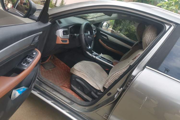 Used Geely Auto Vision X6 2020 1.4T CVT Luxury Edition Driver Seat