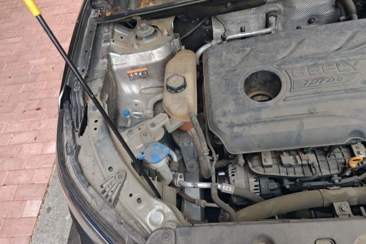 Used Geely Auto Vision X6 2020 1.4T CVT Luxury Edition Engine Bay Right