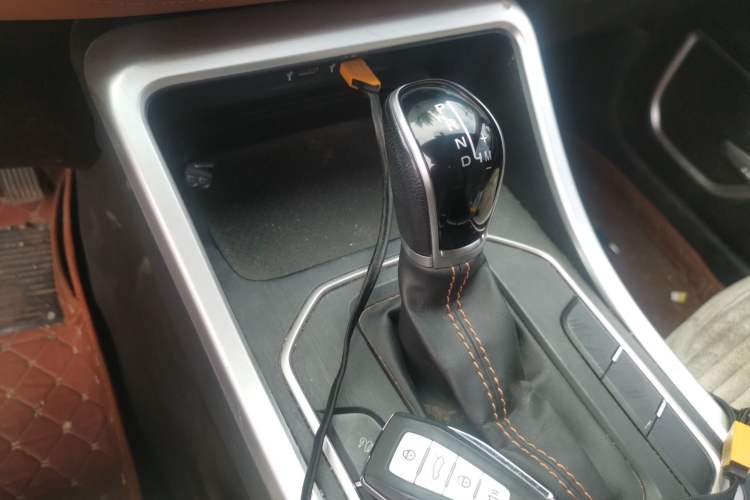 Used Geely Auto Vision X6 2020 1.4T CVT Luxury Edition Gear Lever