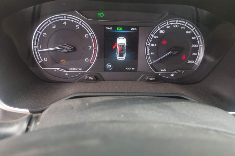 Used Geely Auto Vision X6 2020 1.4T CVT Luxury Edition Odometer Close Up