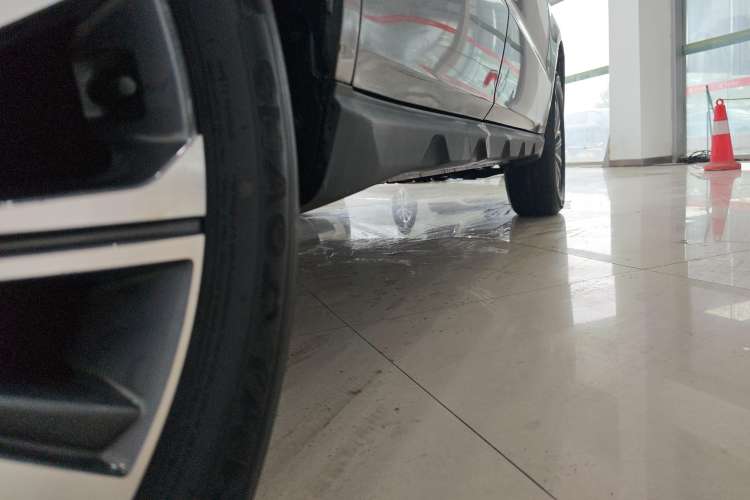Used Geely Auto Vision X6 2020 1.4T CVT Luxury Edition Right Side Sill