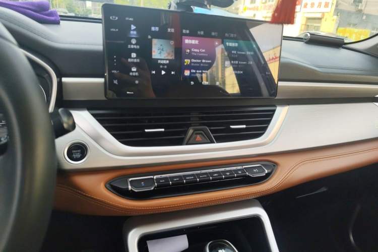 Used Geely Auto Vision X6 2020 1.4T CVT Luxury Edition Audio And AC Panel
