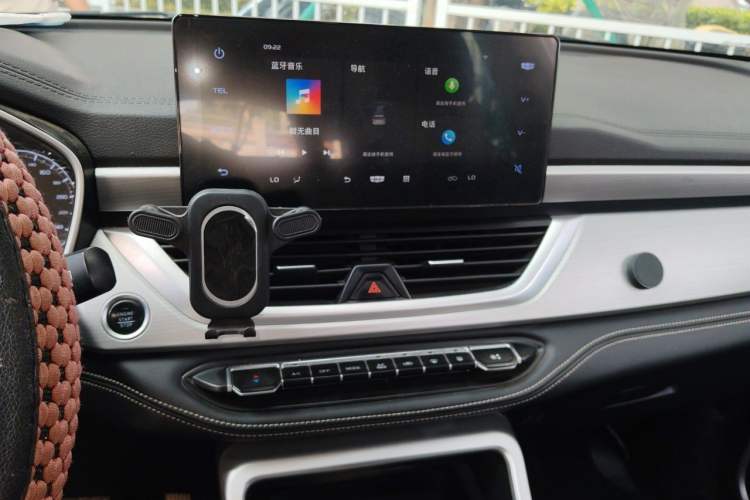 Used Geely Auto Vision X6 2020 1.4T Automatic Luxury Model Audio And AC Panel
