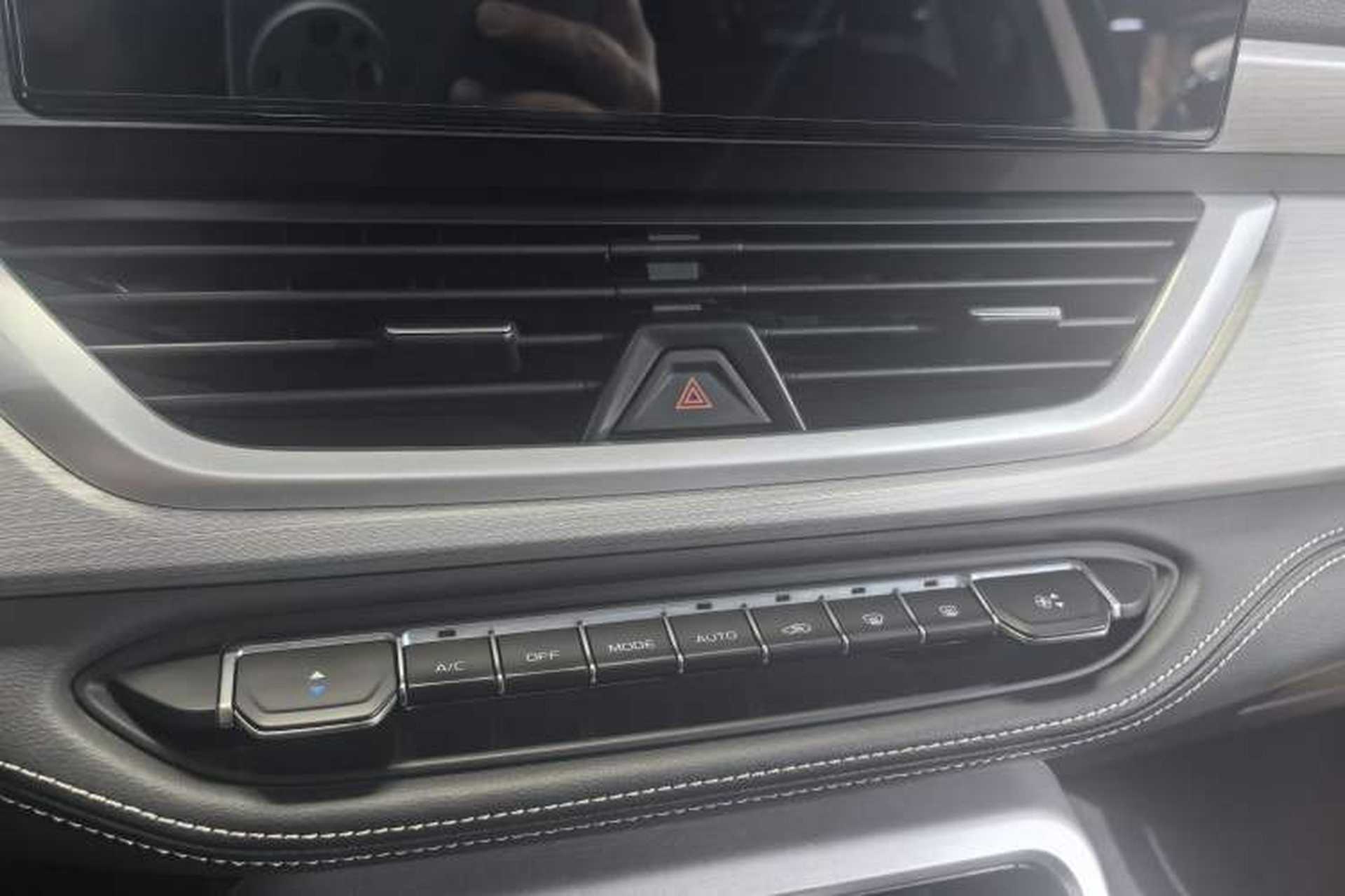 Used Geely Auto Vision X6 2020 1.4T CVT Luxury Edition Audio And AC Panel