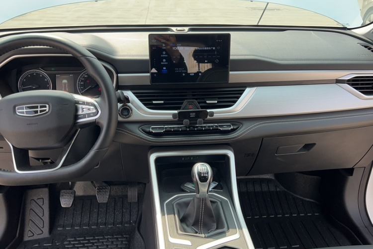 Used Geely Auto Vision X6 2020 1.4T Manual Luxury Model Audio And AC Panel