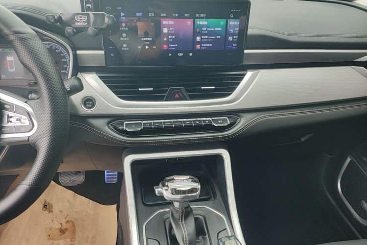 Used Geely Auto Vision X6 2020 1.4T CVT Luxury Edition Audio And AC Panel