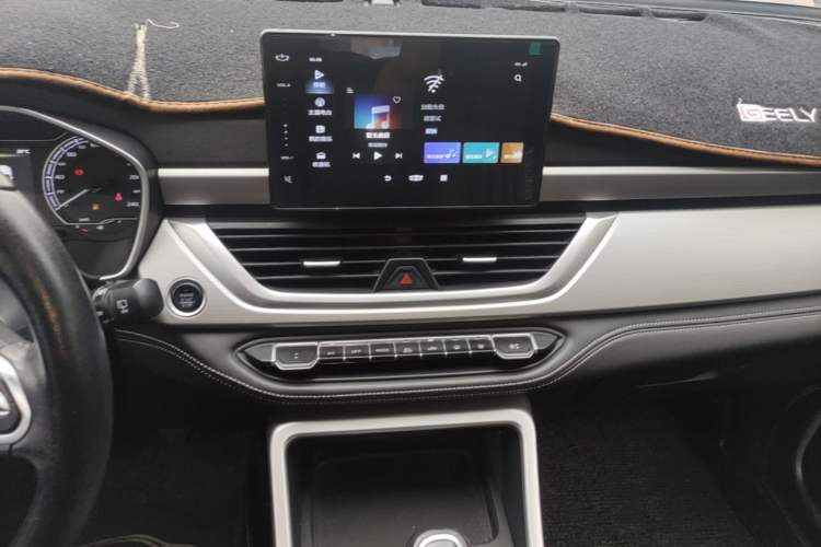 Used Geely Auto Vision X6 2020 1.4T Manual Luxury Model Audio And AC Panel
