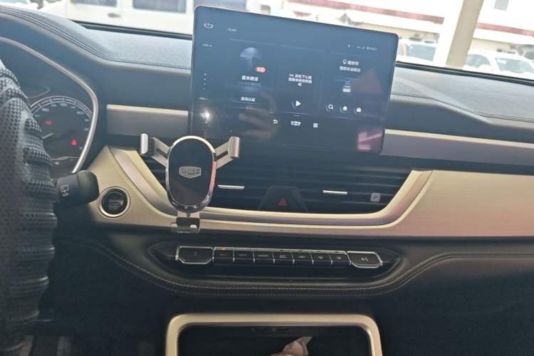 Used Geely Auto Vision X6 2020 1.4T Manual Luxury Model Audio And AC Panel