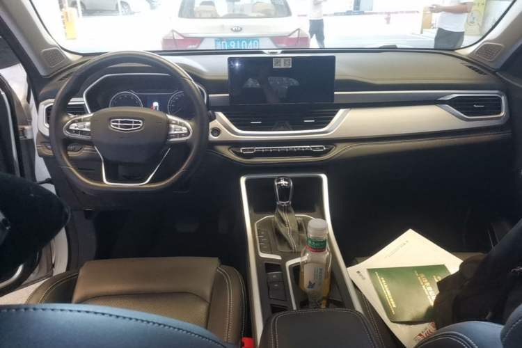 Used Geely Auto Vision X6 2020 1.4T CVT Luxury Edition Center Console