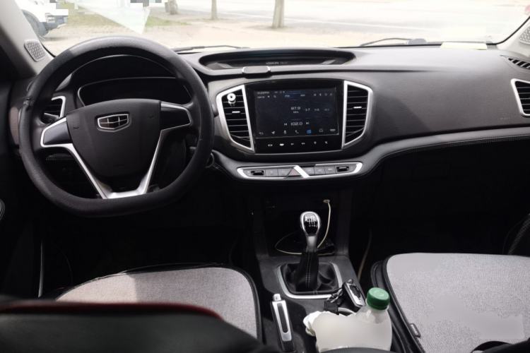 Used Geely Auto Vision X6 2020 1.4T Manual Comfort Model Center Console