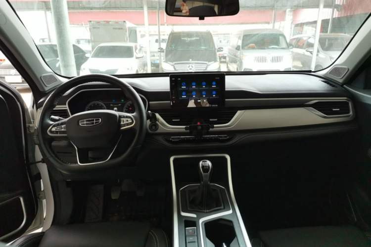 Used Geely Auto Vision X6 2020 1.4T Manual Luxury Model Center Console