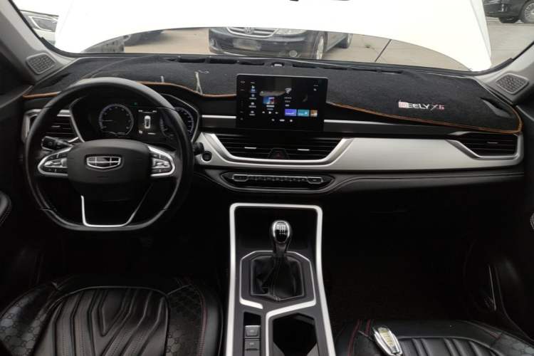 Used Geely Auto Vision X6 2020 1.4T Manual Luxury Model Center Console
