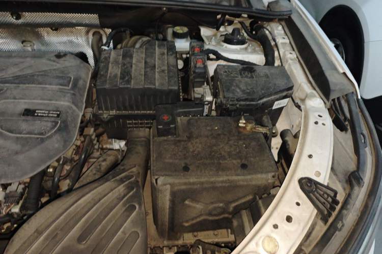 Used Geely Auto Vision X6 2020 1.4T CVT Luxury Edition Engine Bay Left