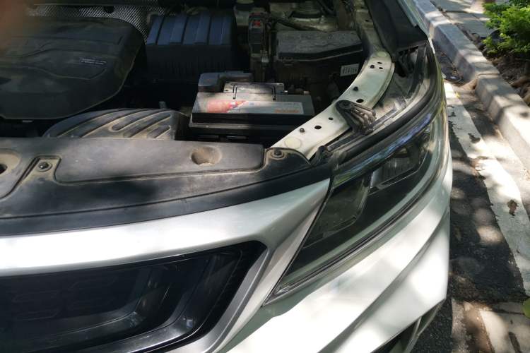 Used Geely Auto Vision X6 2020 1.4T CVT Luxury Edition Engine Bay Left