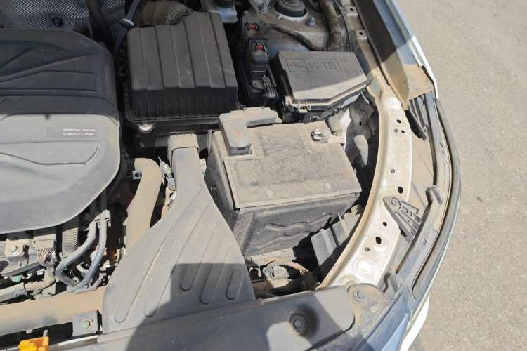 Used Geely Auto Vision X6 2020 1.4T CVT Luxury Edition Engine Bay Left