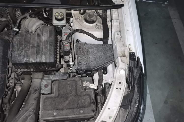 Used Geely Auto Vision X6 2020 1.4T CVT Luxury Edition Engine Bay Left