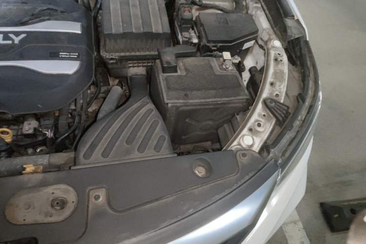 Used Geely Auto Vision X6 2020 1.4T CVT Luxury Edition Engine Bay Left