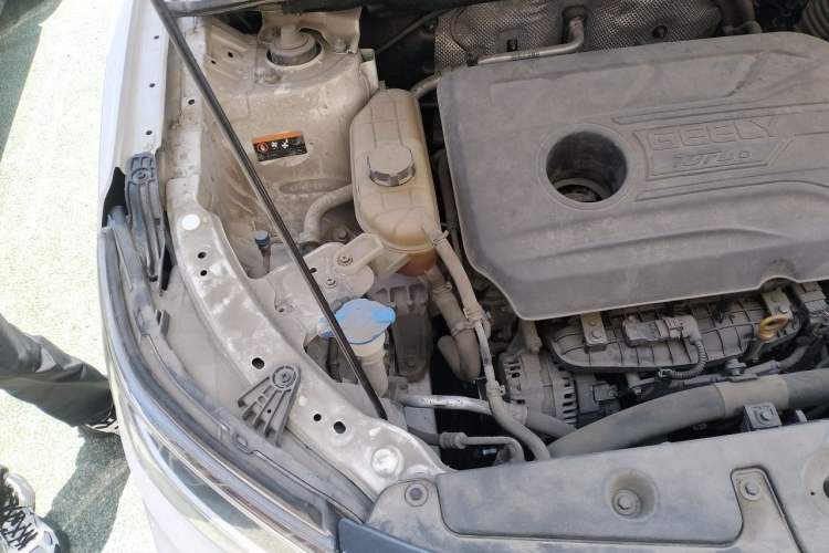 Used Geely Auto Vision X6 2020 1.4T CVT Luxury Edition Engine Bay Right