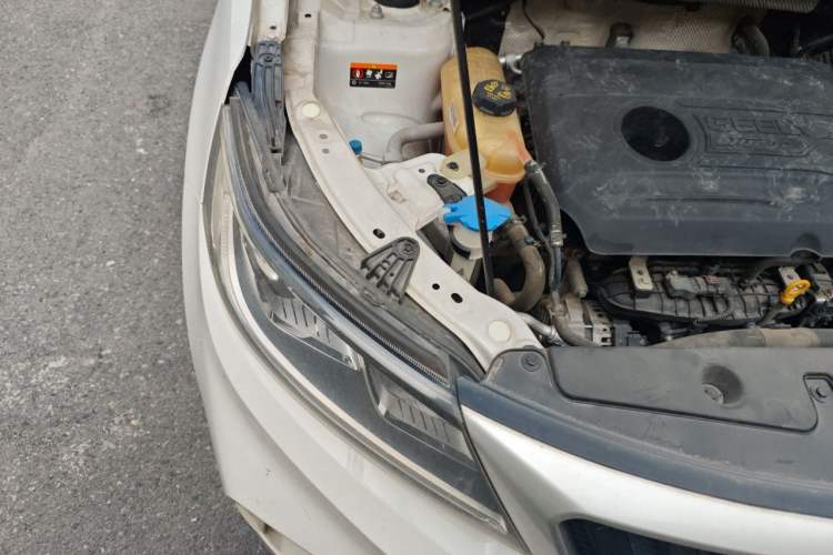 Used Geely Auto Vision X6 2020 1.4T CVT Luxury Edition Engine Bay Right