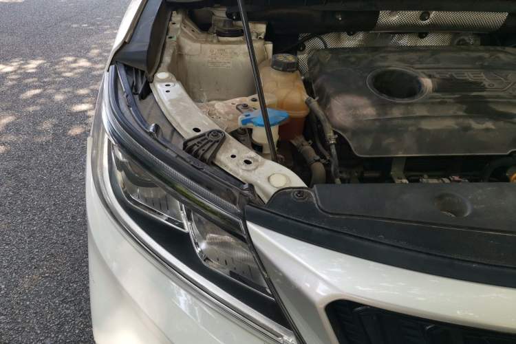 Used Geely Auto Vision X6 2020 1.4T CVT Luxury Edition Engine Bay Right