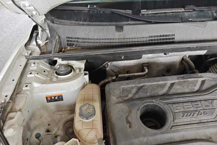 Used Geely Auto Vision X6 2020 1.4T Manual Luxury Model Engine Bay Right