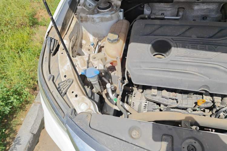 Used Geely Auto Vision X6 2020 1.4T CVT Luxury Edition Engine Bay Right