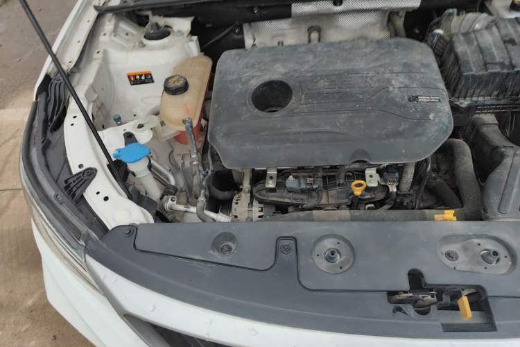 Used Geely Auto Vision X6 2020 1.4T CVT Luxury Edition Engine Bay Right