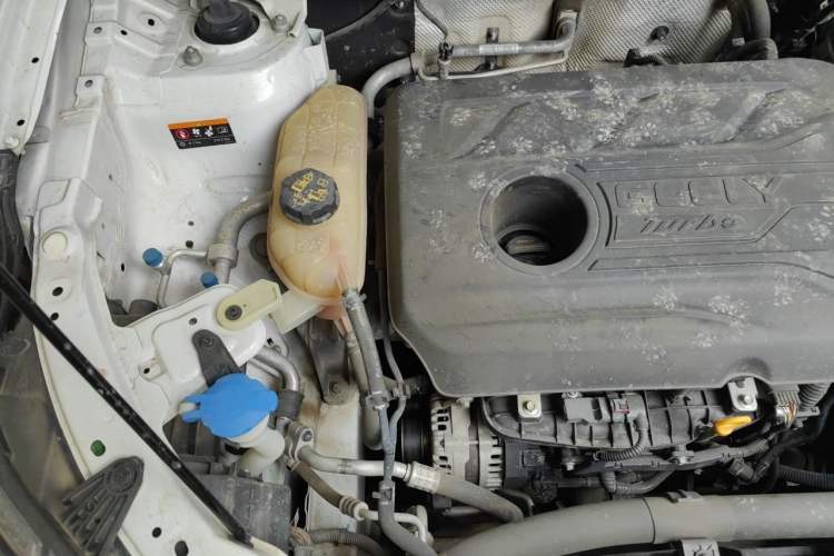 Used Geely Auto Vision X6 2020 1.4T CVT Luxury Edition Engine Bay Right