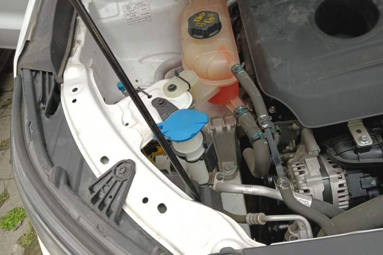 Used Geely Auto Vision X6 2020 1.4T CVT Luxury Edition Engine Bay Right