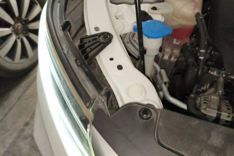 Used Geely Auto Vision X6 2020 1.4T Manual Luxury Model Engine Bay Right