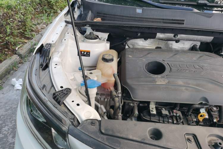 Used Geely Auto Vision X6 2020 1.4T CVT Luxury Edition Engine Bay Right