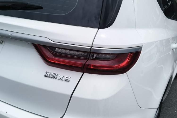 Used Geely Auto Vision X6 2020 1.4T CVT Luxury Edition Exterior 3