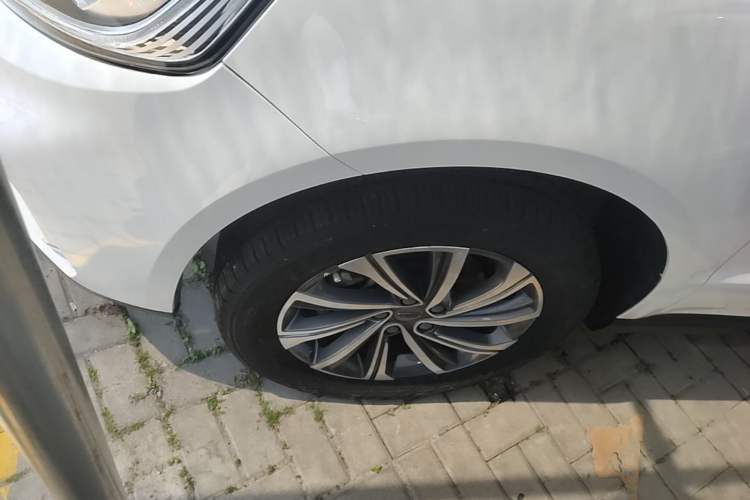 Used Geely Auto Vision X6 2020 1.4T CVT Luxury Edition Exterior 4