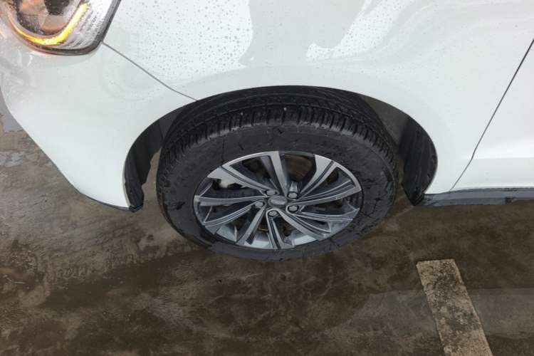 Used Geely Auto Vision X6 2020 1.4T CVT Luxury Edition Exterior 4