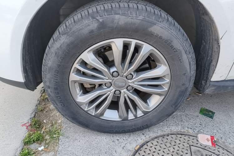 Used Geely Auto Vision X6 2020 1.4T Automatic Luxury Model Exterior 4