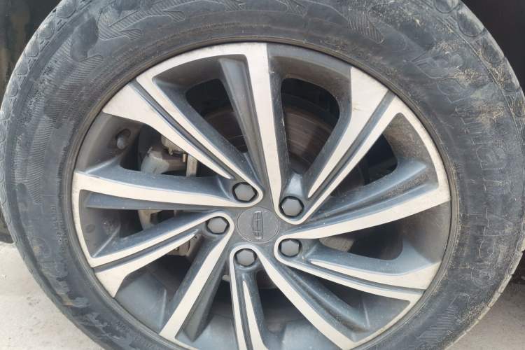 Used Geely Auto Vision X6 2020 1.4T Manual Luxury Model Exterior 7