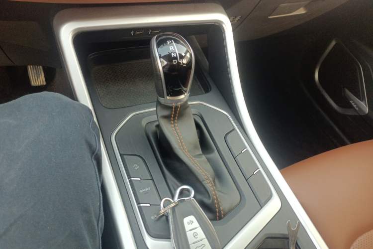 Used Geely Auto Vision X6 2020 1.4T CVT Luxury Edition Gear Lever