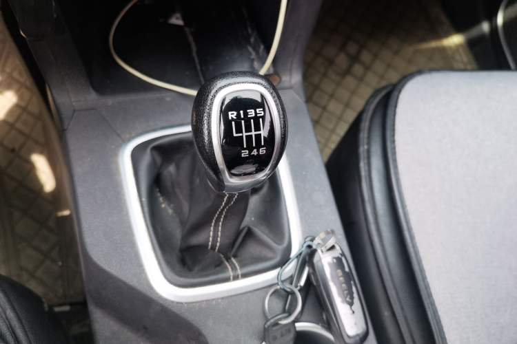 Used Geely Auto Vision X6 2020 1.4T Manual Comfort Model Gear Lever