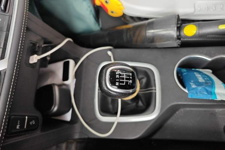 Used Geely Auto Vision X6 2020 1.4T Manual Comfort Model Gear Lever