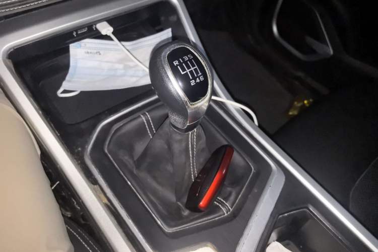 Used Geely Auto Vision X6 2020 1.4T Manual Luxury Model Gear Lever