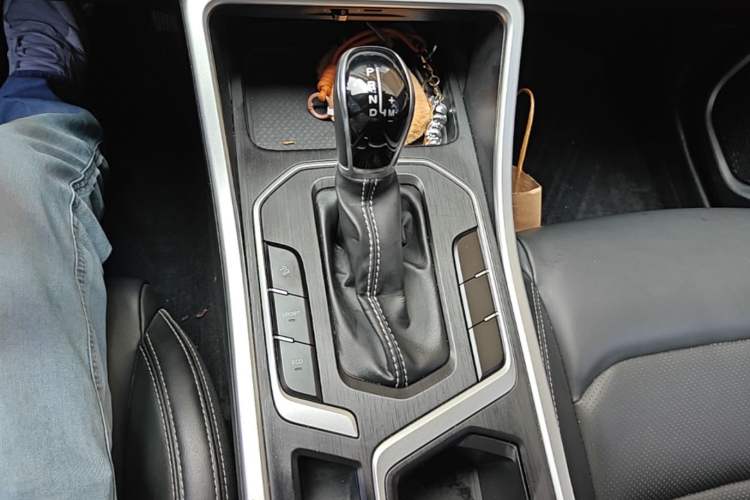 Used Geely Auto Vision X6 2020 1.4T CVT Asian Games Edition Gear Lever