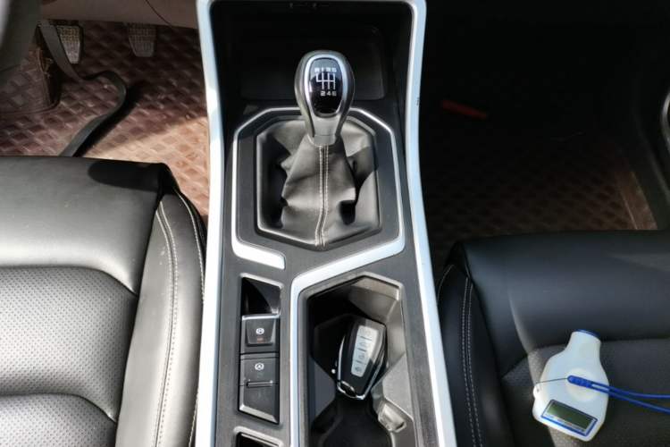 Used Geely Auto Vision X6 2020 1.4T Manual Luxury Model Gear Lever