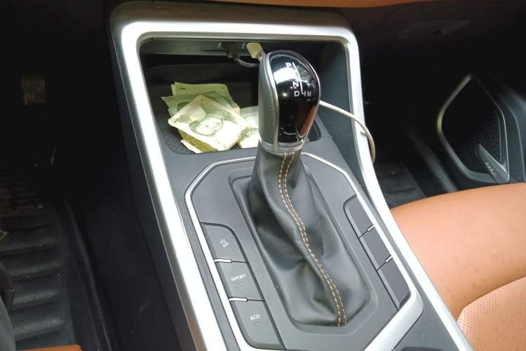 Used Geely Auto Vision X6 2020 1.4T CVT Luxury Edition Gear Lever