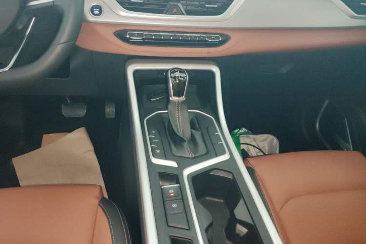Used Geely Auto Vision X6 2020 1.4T CVT Luxury Edition Gear Lever