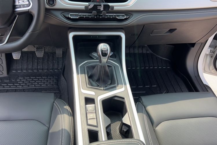 Used Geely Auto Vision X6 2020 1.4T Manual Luxury Model Gear Lever
